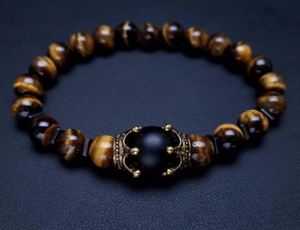 Tigeraugen Perlen Armband mit Lavasteinperle in zwei Kronen gefasst